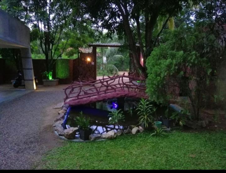 Induwara Safari Resort Udawalawe Buitenkant foto