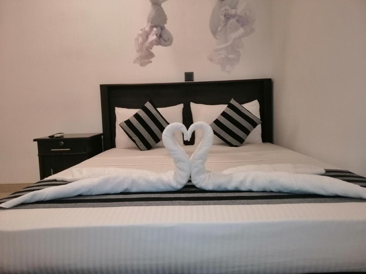 Induwara Safari Resort Udawalawe Buitenkant foto