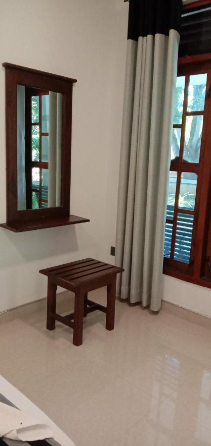 Induwara Safari Resort Udawalawe Buitenkant foto