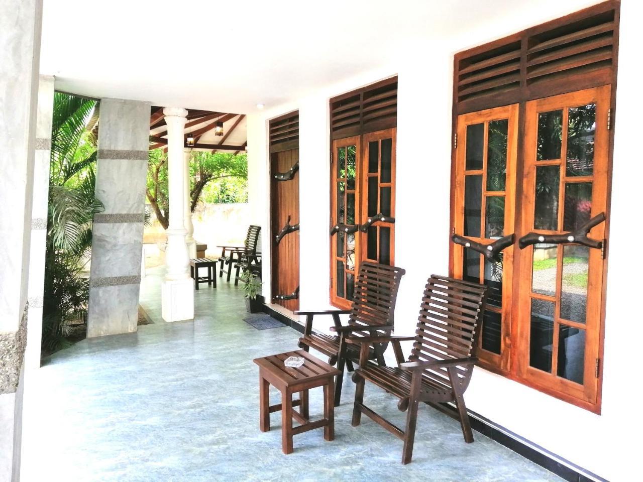 Induwara Safari Resort Udawalawe Buitenkant foto